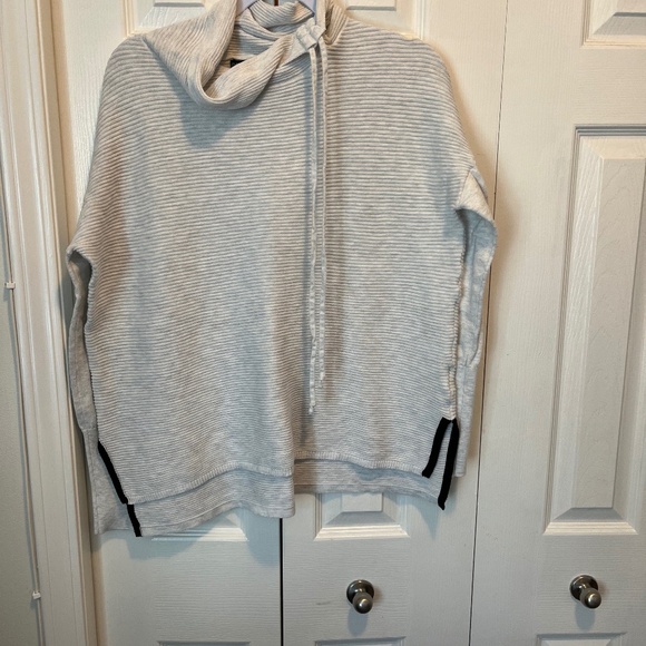 Cynthia Rowley size XL pullover - Picture 1 of 12